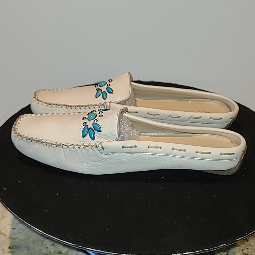 ANNE Klein Cultures white leather turquoise decor Moccasins. sz.8M (#1074) - Picture 4 of 15